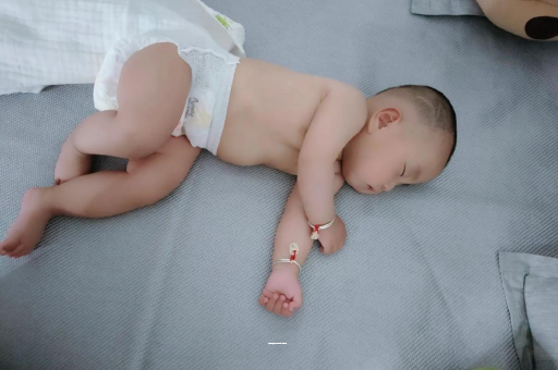 宁国孕妇肚子一跳一跳