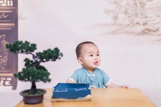 宁国宝宝半夜吐了怎么回事 宁国宝宝半夜吐了怎么回事